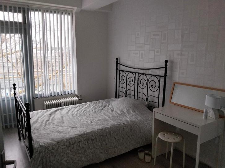 Kamer te huur winkel Centrum Plein 40/45, Huizen en Kamers, Kamers te huur, Amsterdam, Minder dan 20 m²