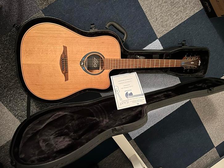 Lag Hyvibe THV10DCE Dreadnought + Koffer, Muziek en Instrumenten, Snaarinstrumenten | Gitaren | Akoestisch, Zo goed als nieuw