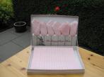 Fraai licht roze tafelkleed met 6 servetten nieuw., Ophalen of Verzenden, Nieuw, Rechthoek