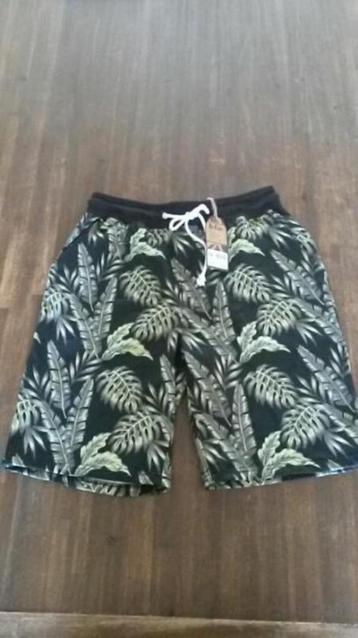 Lee Cooper korte broek / short, maat M beschikbaar voor biedingen