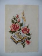 Borduurwerk "Kaars-boek-rozen", Hobby en Vrije tijd, Borduren en Borduurmachines, Ophalen of Verzenden, Zo goed als nieuw, Handborduren