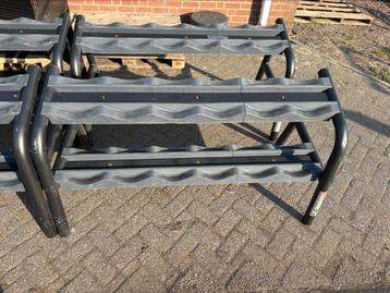 Technogym element 6 paar dumbbell racks beschikbaar voor biedingen