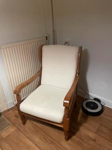 Fauteuil met witte kussens - Gebruikt
