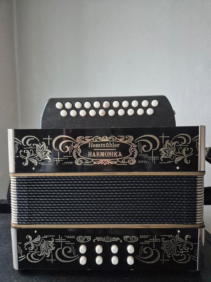 Hessmühler CF trekzak verkocht aan B en T, Muziek en Instrumenten, Accordeons, Overige formaten, Overige merken, Ophalen