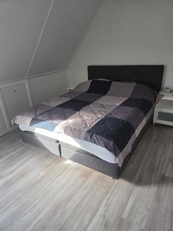 Mooi bed, 160x215, weinig gebruikt! beschikbaar voor biedingen