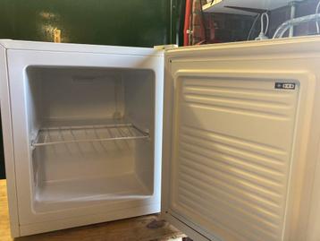 Opzetvrieskast Exquisit voor caravan, tent of thuis. 34 lit. beschikbaar voor biedingen