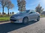 Peugeot 206 1.6 16V CC Roland Garros AUT 2005 Grijs, Auto's, Peugeot, 4 cilinders, Cabriolet, 4 stoelen, Origineel Nederlands