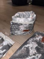 Commode aankleding nieuw grijs-wit, Kinderen en Baby's, Babywiegjes en Ledikanten, Ophalen of Verzenden, Zo goed als nieuw