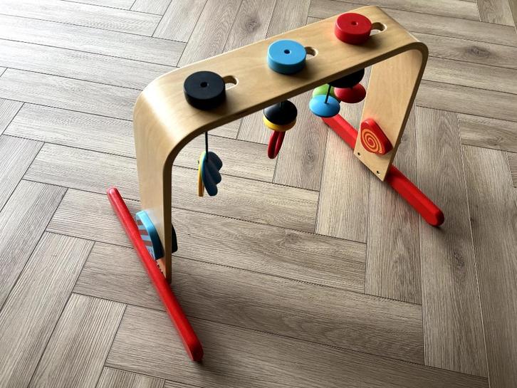 LEKA houten babygym met hangspeeltjes (IKEA), Kinderen en Baby's, Speelgoed | Babyspeelgoed, Gebruikt, Babygym, Ophalen