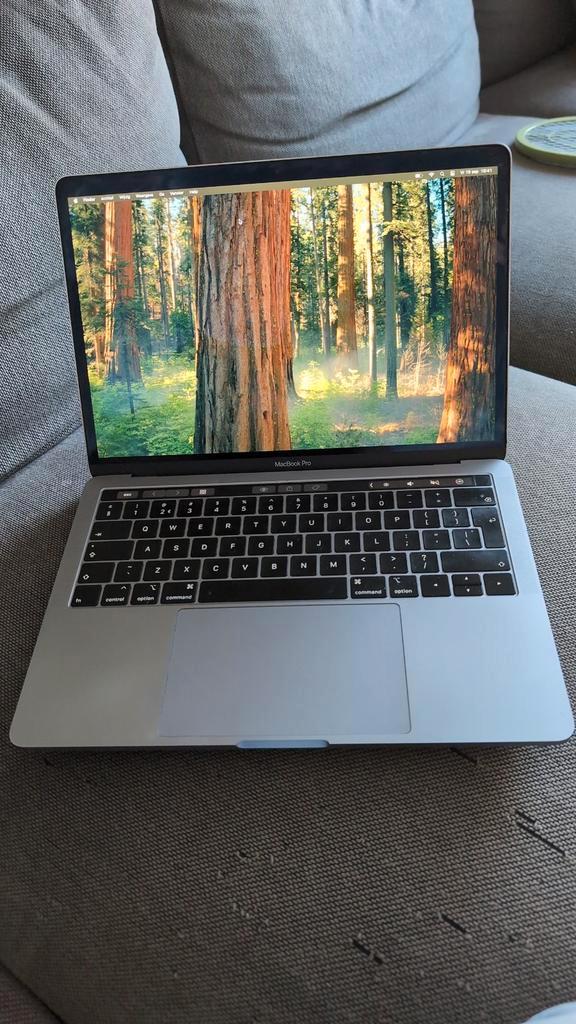 Macbook pro 2019 Touchbar, Computers en Software, Apple Macbooks, Zo goed als nieuw, MacBook Pro, 13 inch, 2 tot 3 Ghz, Ophalen of Verzenden