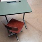 Nostalgisch schoolbank met stoel., Antiek en Kunst, Ophalen
