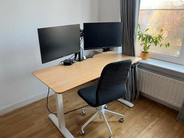 Zit-sta bureau met bamboe blad - Ikea Anfallare, Huis en Inrichting, Bureaus, Zo goed als nieuw, Stabureau, In hoogte verstelbaar