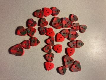 hartjes knopen rood met groene ruit print € 0,30 beschikbaar voor biedingen