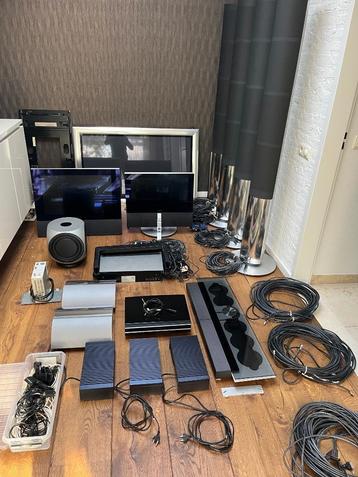 Bang en Olufsen .Tv,s, speakers,subwoofer ect ect beschikbaar voor biedingen