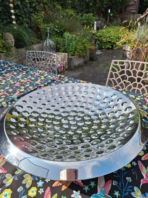 Bewerkte bobbels metalen schaal.DALEN,DRENTHE, Huis en Inrichting, Woonaccessoires | Schalen en Manden, Zo goed als nieuw, Schaal