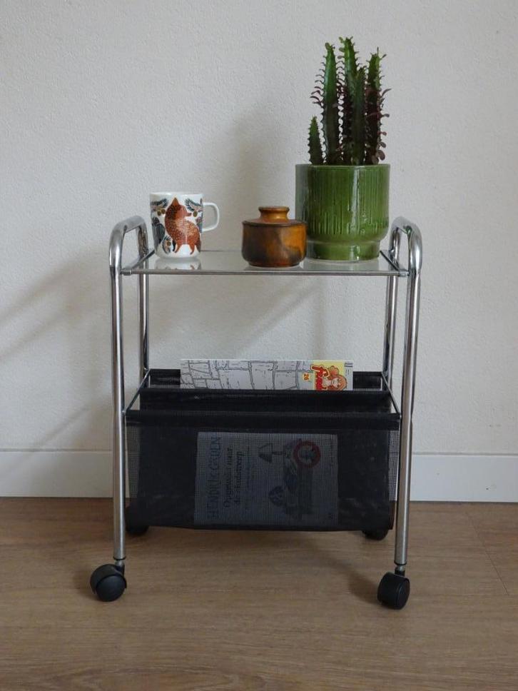 Vintage design tijdschriftenrek op wielen, Verzamelen, Retro, Huis en Inrichting, Ophalen