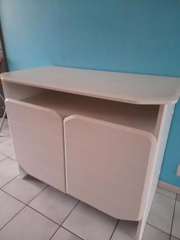 Commode met deurtjes GRATIS beschikbaar voor biedingen