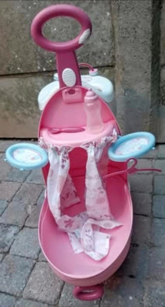 Poppen Trekkarretje, Eetstoeltje & Reiskoffer, Kinderen en Baby's, Speelgoed | Poppen, Gebruikt, Babypop, Ophalen of Verzenden