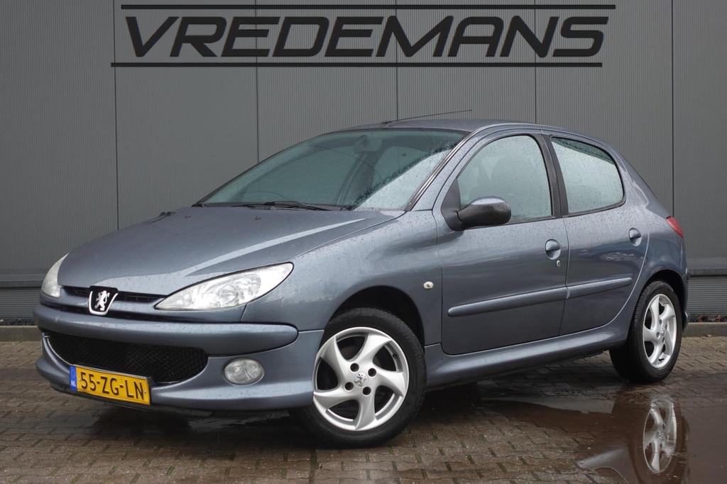 Peugeot 206 1.4 Forever (Nieuwe distributieset!), Auto's, Voorwielaandrijving, Stof, 4 cilinders, Origineel Nederlands