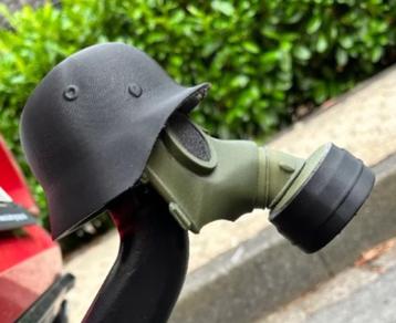 Trekhaak dop / hoes - Duitse helm met gasmasker beschikbaar voor biedingen
