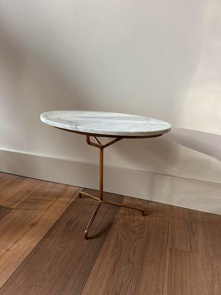 Marmeren design bijzettafel met rose goud frame, Huis en Inrichting, Tafels | Bijzettafels, Zo goed als nieuw, Rond, 45 tot 60 cm