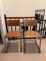 2 gratis vintage stoelen, Huis en Inrichting, Stoelen, Ophalen, Zo goed als nieuw, Twee