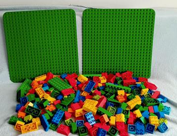 Lego Duplo Met 2 grote bouwplaten beschikbaar voor biedingen