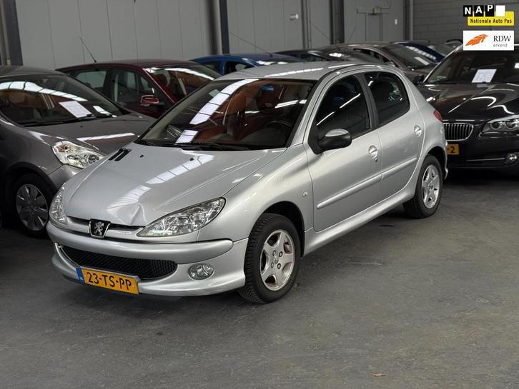 Peugeot 206 1.4 Air-line Nieuwe APK NAP, Auto's, Peugeot, Bedrijf, Te koop, ABS, Airbags, Airconditioning, Boordcomputer, Centrale vergrendeling