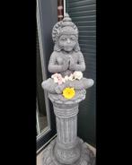 Hanuman op voetstuk met zuil
