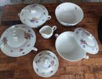 Antieke servies ,schalen, botervloot en melk kannetje, Ophalen