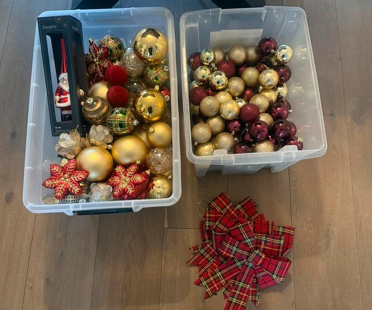 Superveel kerstballen en ornamenten in champagne/rood, Diversen, Kerst, Zo goed als nieuw, Ophalen