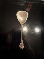 Antieke zilveren theelepel, Ophalen