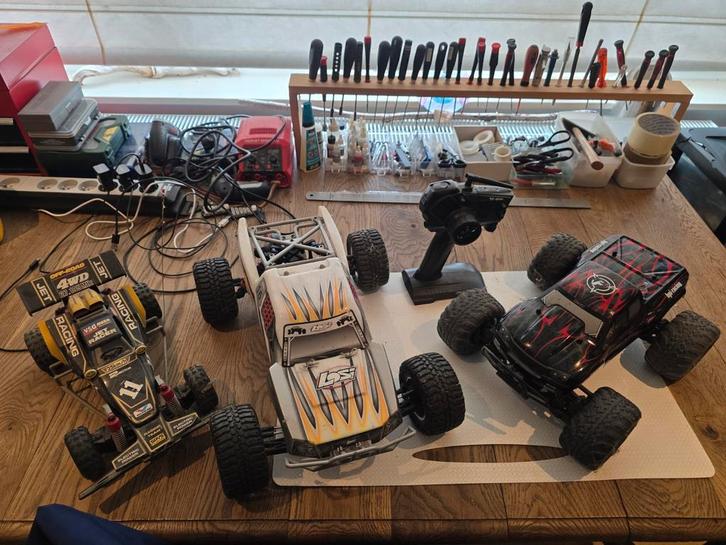 RC Auto's - Offroad - Elektro - Gebruikt Losi Hpi, Hobby en Vrije tijd, Modelbouw | Radiografisch | Auto's, Gebruikt, Auto offroad