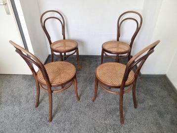 5 originele houten Thonet-stoelen