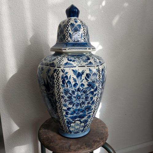 Gróte Delftsblauwe vaas met deksel 50 cm hoog, Antiek en Kunst, Antiek | Vazen, Ophalen of Verzenden
