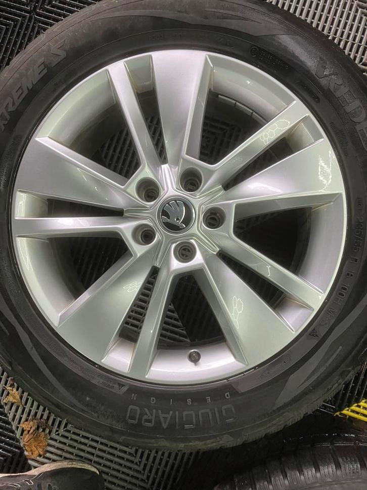 18 inch originele Skoda Kodiaq velgen met winterbanden, Auto-onderdelen, Banden en Velgen, Banden en Velgen, Winterbanden, 18 inch