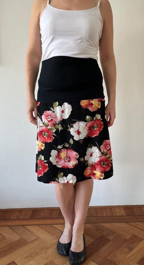 Rokje bloemenmotief, Kleding | Dames, Rokken, Zo goed als nieuw, Maat 38/40 (M), Overige kleuren, Knielengte, Ophalen