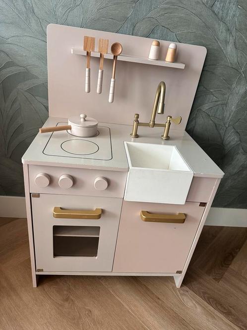 Roze keukentje Petite Amelie, Kinderen en Baby's, Speelgoed | Speelkeukens, Gebruikt, Speelkeuken, Hout, Ophalen of Verzenden