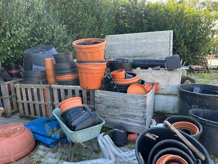 Gebruikte potten - verschillende maten, Tuin en Terras, Bloembakken en Plantenbakken, Gebruikt, Kunststof, Binnen, Balkon, Tuin