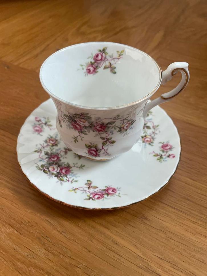 Queen's Rosamund Kop en Schotel, Antiek en Kunst, Antiek | Servies los, Verzenden