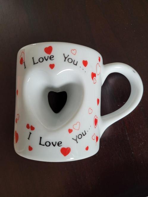 Bijzondere beker "I love you", Huis en Inrichting, Keuken | Servies, Nieuw, Overige typen, Overige stijlen, Aardewerk, Ophalen of Verzenden