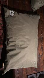2 Scruffs hondenkussens 70x100 legergroen, Dieren en Toebehoren, Hondenmanden, Ophalen, Zo goed als nieuw