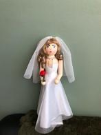 Beeldje: Houten Bruidje !, Verzamelen, Poppen, Ophalen of Verzenden, Zo goed als nieuw, Pop
