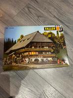 Faller Zwarte Woud boerderij H0 130366, Overige merken, Gelijkstroom of Wisselstroom, Brug, Tunnel of Gebouw, Ophalen of Verzenden