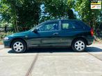 Mazda 323 1.5i P LX AUTOMAAT, Auto's, Mazda, Stof, Zwart, 4 cilinders, 400 kg