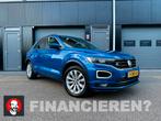Volkswagen T-Roc 1.5 TSI Sport BnsR Panoramadak / Virtual Co, Automaat, 4 cilinders, Blauw, Alcantara