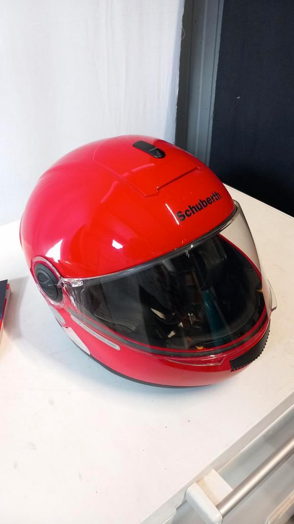 Schuberth Helm - Rood, Fietsen en Brommers, Brommerhelmen, Gebruikt, Medium, Ophalen of Verzenden