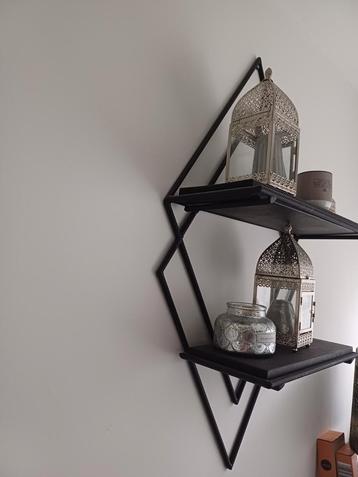Origineel wand legplanken  beschikbaar voor biedingen