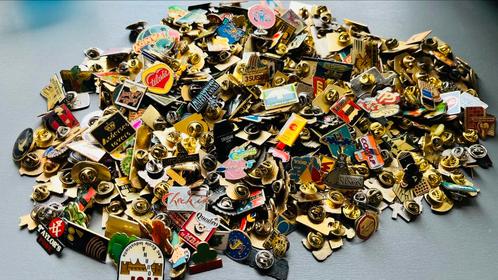 Bieden vanaf 20 euro : Ruim 400 pins Belgie / Frankrijk, Verzamelen, Speldjes, Pins en Buttons, Zo goed als nieuw, Ophalen of Verzenden