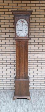 Hoge staande klok op batterijen, geen slagwerk, geen lawaai., Ophalen